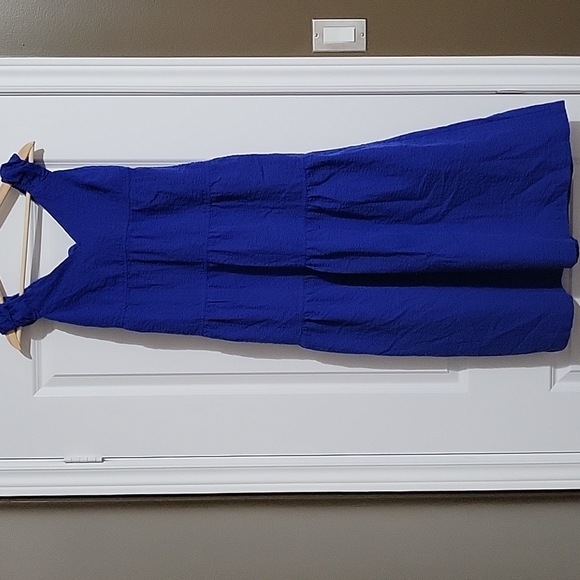 ✅✅ SOLD ✅✅Old Navy Women's Blue Fit & Flare Tiered Seersucker All-Day Maxi Dress - Picture 3 of 6